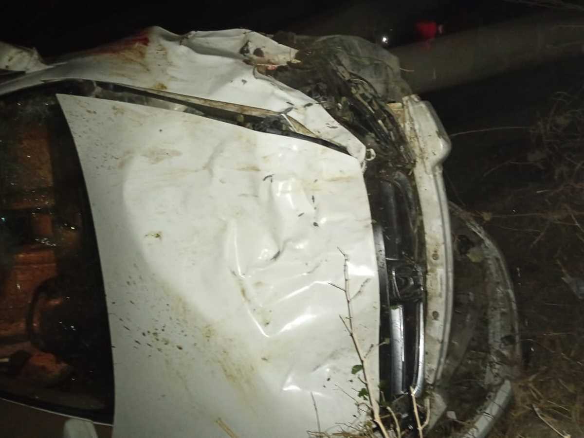 तेज रफ्तार होंडा सिटी कार हादसे में वृद्ध की मौत समेत 33 भेड़ मरी